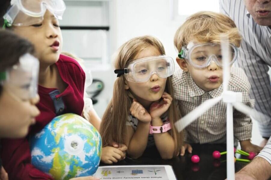 Manualidades sencillas para fomentar la creatividad en los más pequeños